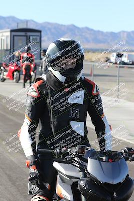 media/Dec-01-2025-Moto Forza (Mon) [[2daa91e15f]]/4-Around the Pits/